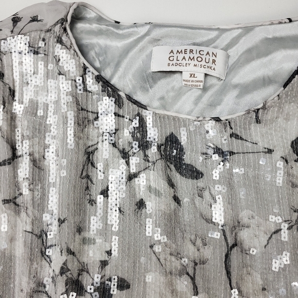 🔴 Badgley Mischka Sequined Grey Silver Floral Top XL - Picture 2 of 15